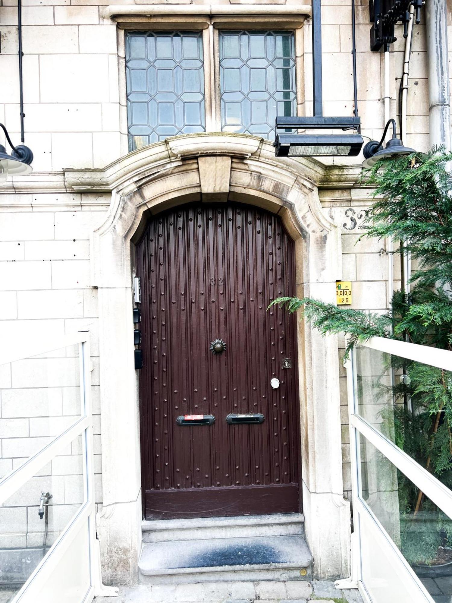 Le Faubourg Suites Антверпен Екстериор снимка